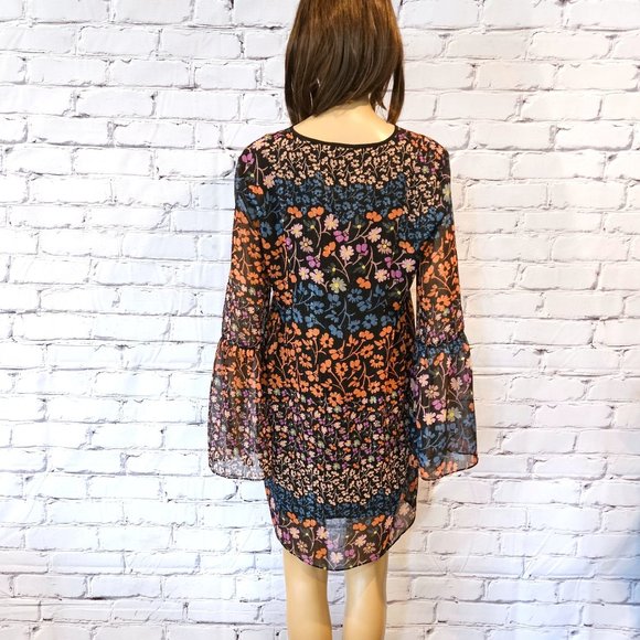 BCBGeneration, Boho BCBG lace up front floral print dress with bell sleeves - Picture 12 of 15